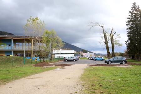 ASFALTIRANO PARKIRIŠČE PRI VRTCU CERKNICA 05 FOTO LJUBO VUKELIČ